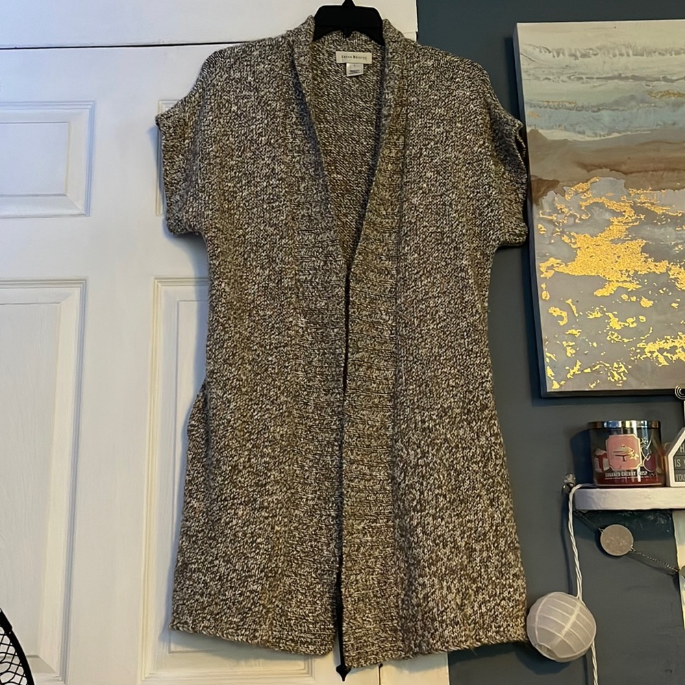 Susan Bristol short sleeve long sweater with front eye hook